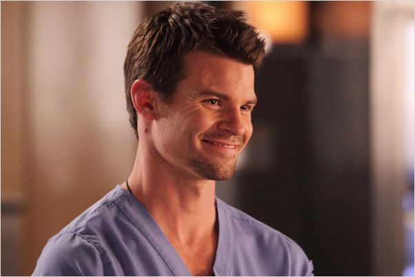 Saving Hope : photo Daniel Gillies