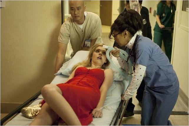 Don't Trust The B---- in Apartment 23 : photo Dreama Walker, Liza Lapira