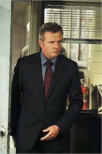 Elementary : photo Aidan Quinn