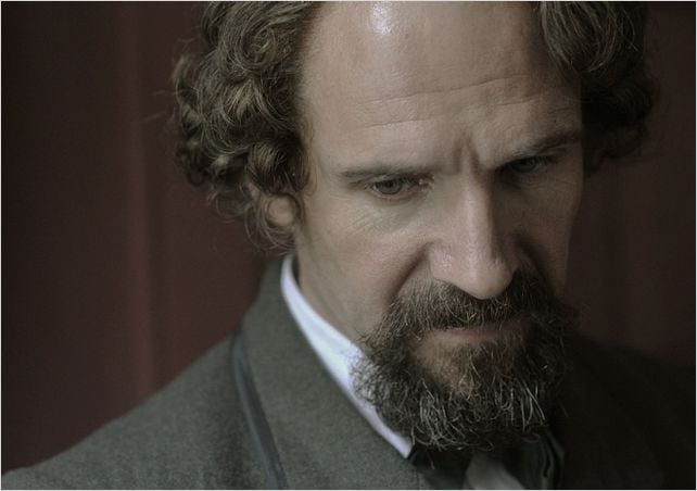The invisible woman: the story of Nelly Ternan and Charles Dickens : Photo Ralph Fiennes