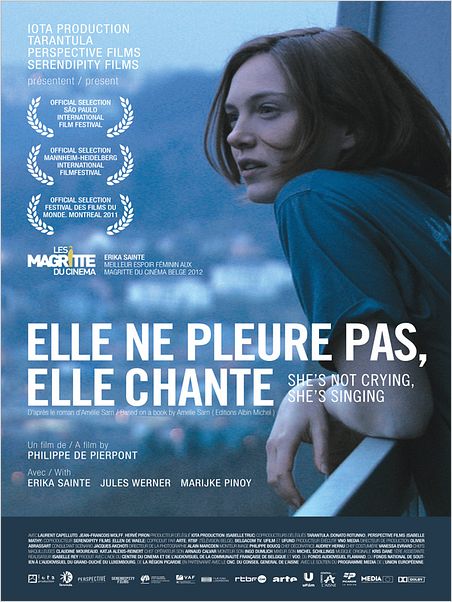 Elle ne pleure pas, elle chante : affiche
