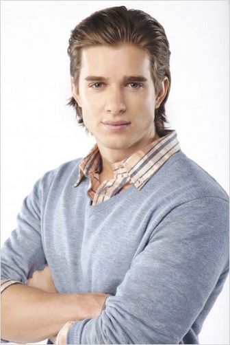 Photo Drew Van Acker