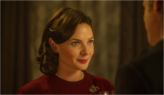 Rebecca Ferguson émissions Et Séries Tv Photo de Rebecca Ferguson dans le film Despite the Falling Snow : Photo