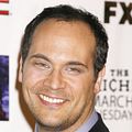 Photo Todd Stashwick