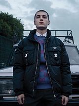 Affiche de Dangereux Privilèges, film à voir en streaming sur Pygargue