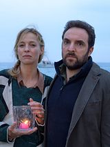 Affiche de Et doucement rallumer les étoiles, film à voir en streaming sur Pygargue