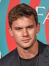 photo de Jeremy Irvine