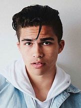 photo de Alex Aiono