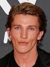 photo de Ewan Mitchell