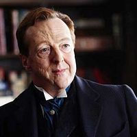 Photo Edward Hibbert
