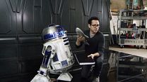 image de JJ Abrams et R2D2 victimes d'une attaque... de saumons !