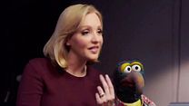 image de The Muppets - TEASER VO "Wendi McLendon-Covey donne des leçons d'acteur à Gonzo"