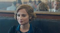 image de The Danish Girl - EXTRAIT VF "Rencontre au bar"