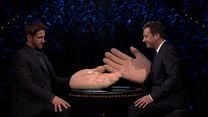 image de Gerard Butler et Jimmy Fallon se collent des baffes !