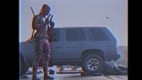 image de Deadpool se la joue rétro pour célébrer la sortie 1 mois après