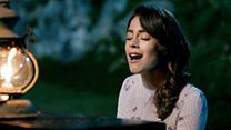 image de TINI – La nouvelle vie de Violetta - EXTRAIT VF "Tini entourée de ses amis"
