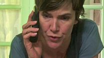 image de Dans sa bulle TEASER VF "J'appelle les flics"