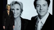 image de Jane Lynch rend hommage à Cory Monteith (Glee) aux Emmy Awards 2013