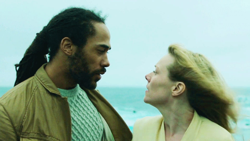 image de Between Waves Bande-annonce VO