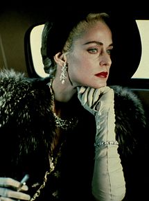 Affiche de Barbara Hutton, destin d'une milliardaire, film à voir en streaming sur Pygargue