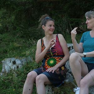 Photo Elle entend pas la moto