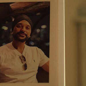 Photo Sweet Bobby : Imposture sur mesure