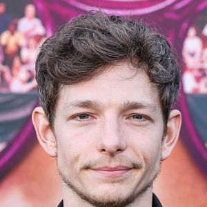 Photo Mike Faist