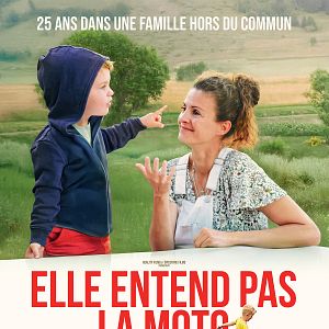 Photo Elle entend pas la moto