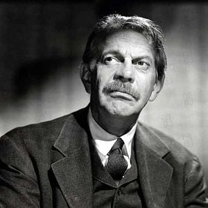 Photo Raymond Massey