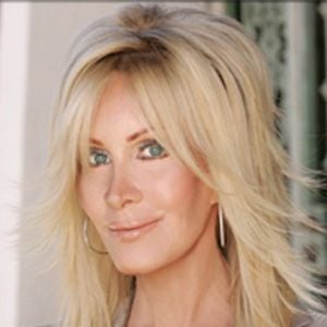 Photo Joan Van Ark