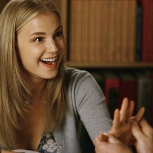 Photo Emily VanCamp