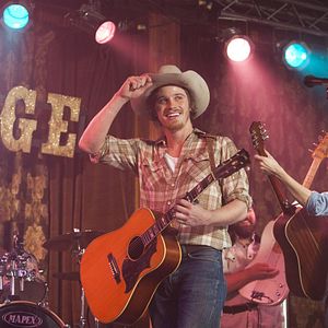 Photo Country Strong
