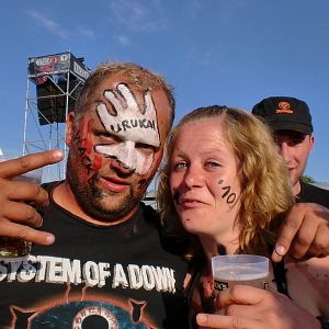 Photo Metaller die auf Brüste starren