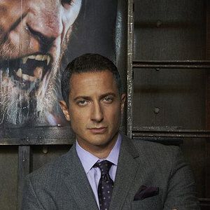 Photo Sasha Roiz