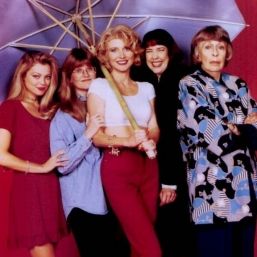 Photo The 5 Mrs. Buchanans