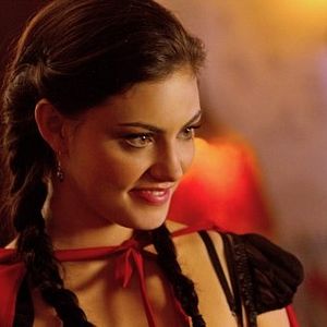 Photo Phoebe Tonkin