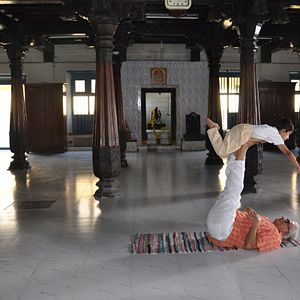Photo Asana Travelogue