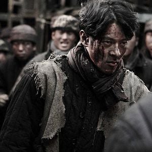 Photo Far Away : Les soldats de l’espoir
