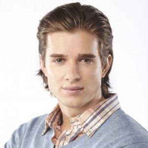 Photo Drew Van Acker