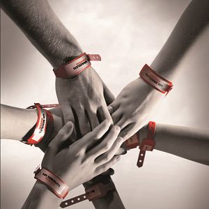 Photo Les Bracelets rouges