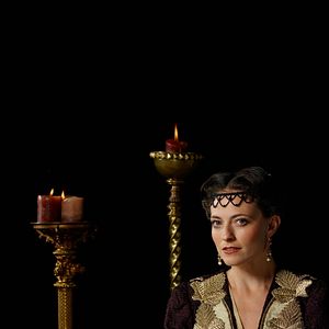 Photo Lara Pulver
