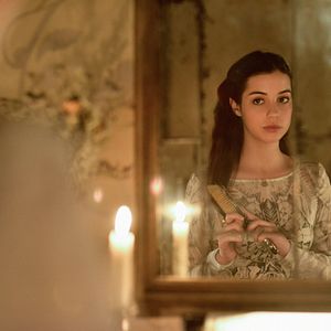 Photo Adelaide Kane