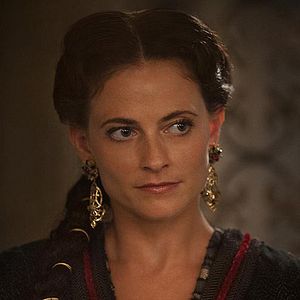 Photo Lara Pulver