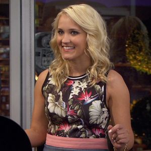 Photo Young & Hungry
