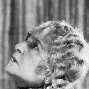 Photo May Robson