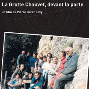 Photo La Grotte Chauvet, devant la porte