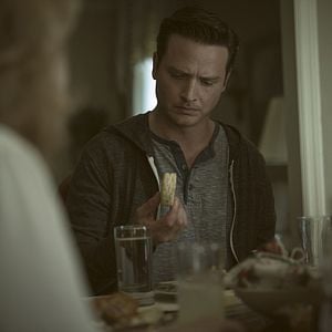 Photo Aden Young