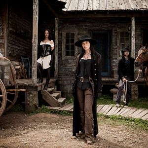 Photo Strange Empire