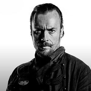 Photo Toby Stephens