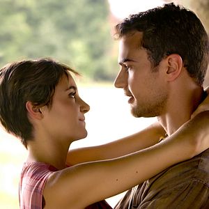 Photo Theo James